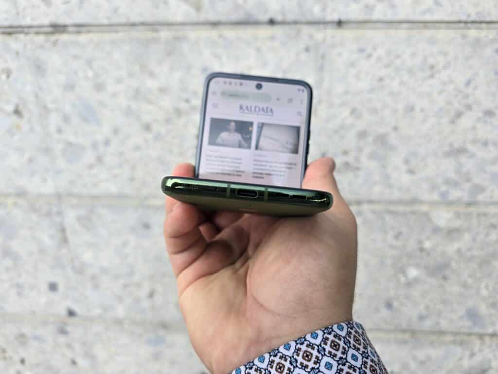 Motorola Razr 50 Ultra: един от най-импресивните сгъваеми телефони на 2024 година