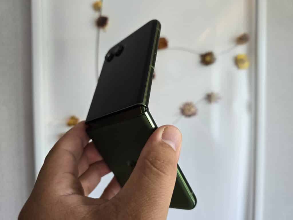 Motorola Razr 50 Ultra: един от най-импресивните сгъваеми телефони на 2024 година