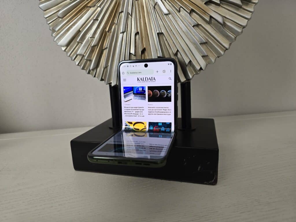 Motorola Razr 50 Ultra: един от най-импресивните сгъваеми телефони на 2024 година