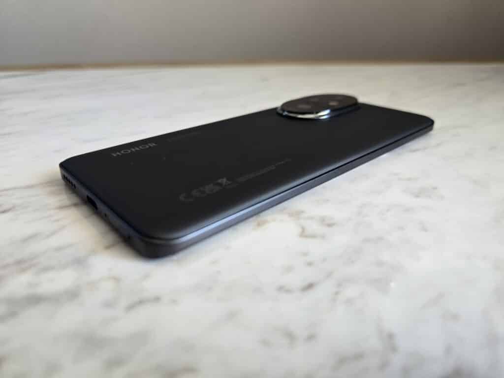 Honor 200 Pro: Смартфонът, който преобръща представите за портретна фотография