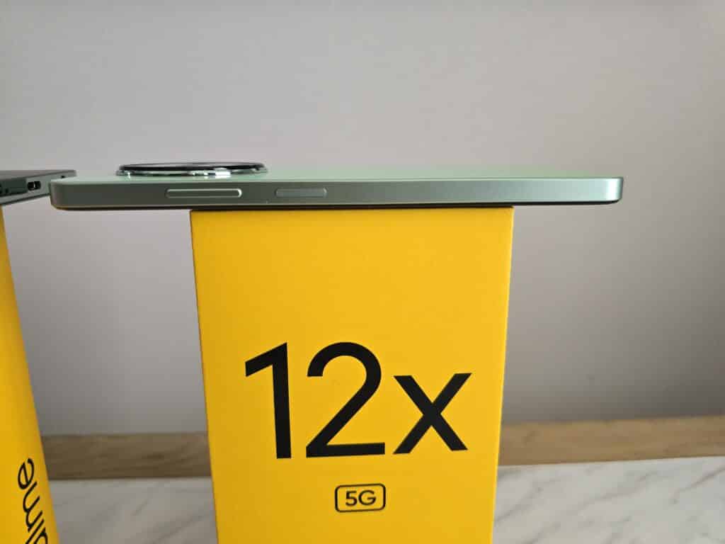 Realme 12+ 5G, 12 5G или 12X 5G: Какви са разликите и кой е правилният отговор на тази задача за вас?