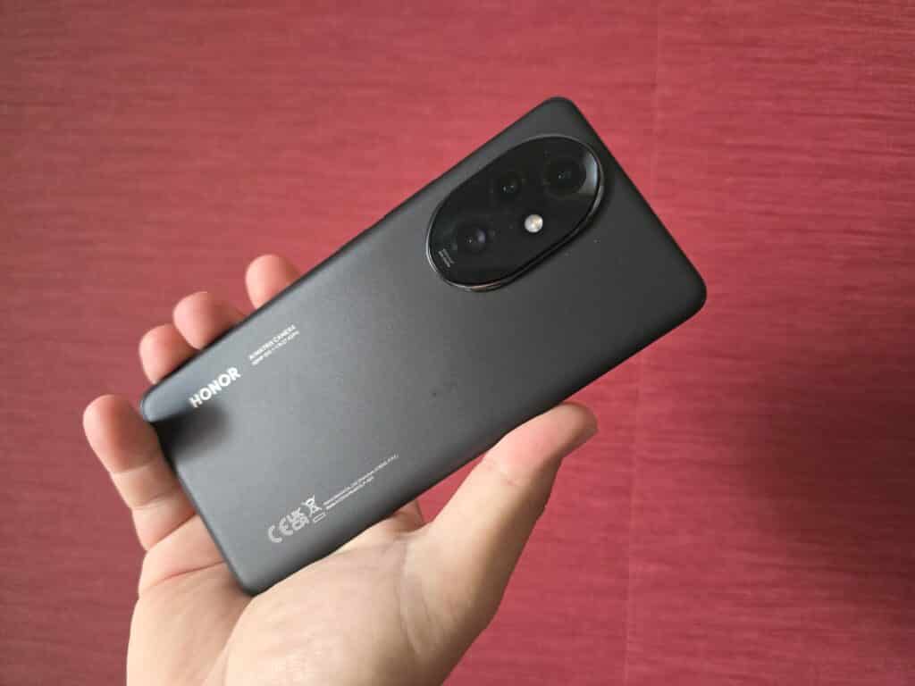 Honor 200 Pro: Смартфонът, който преобръща представите за портретна фотография