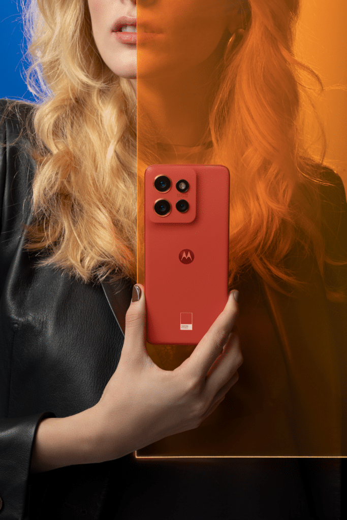 Представиха Motorola Edge 50 Neo: Компактност, мощ и елегантност в едно