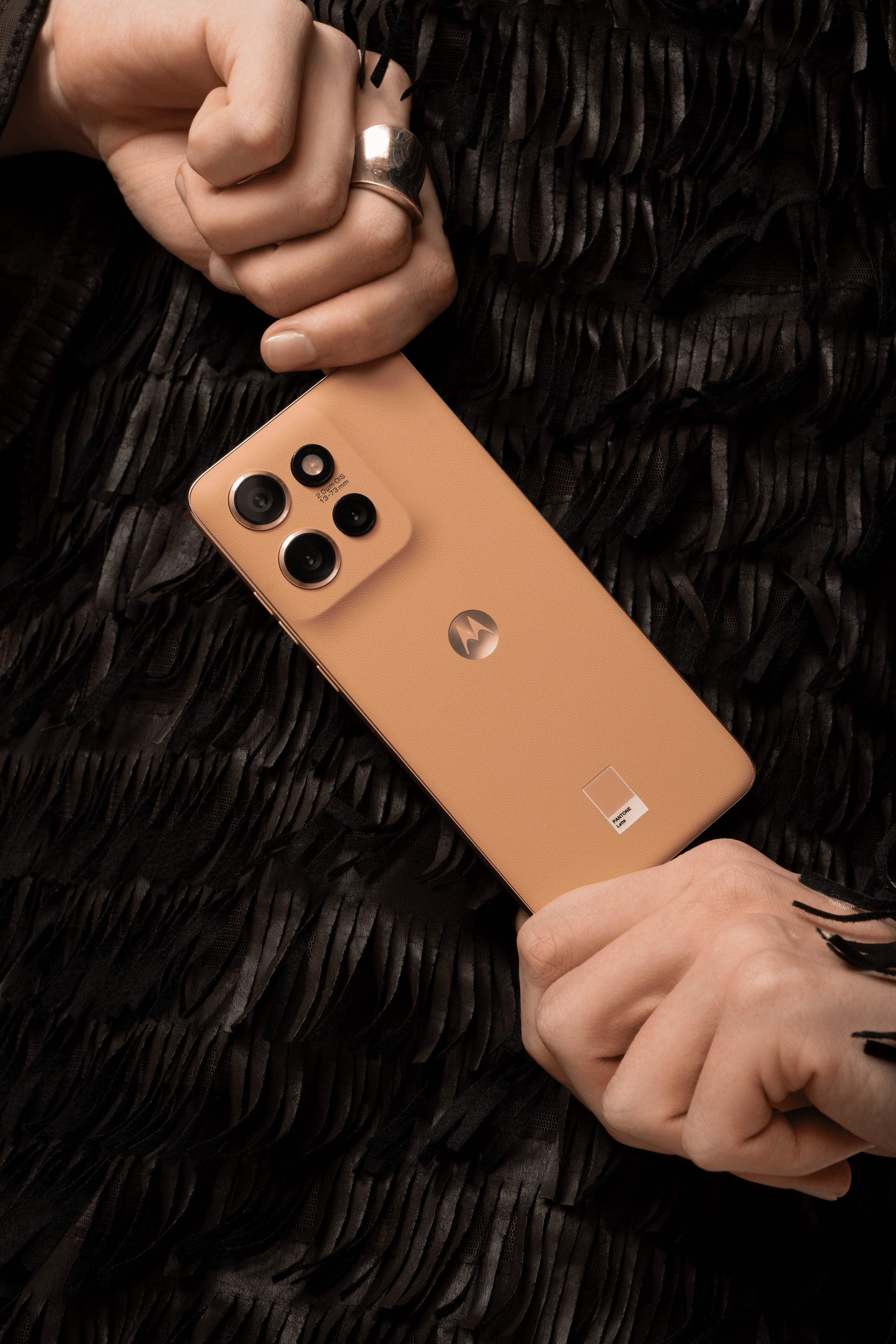 Представиха Motorola Edge 50 Neo: Компактност, мощ и елегантност в едно