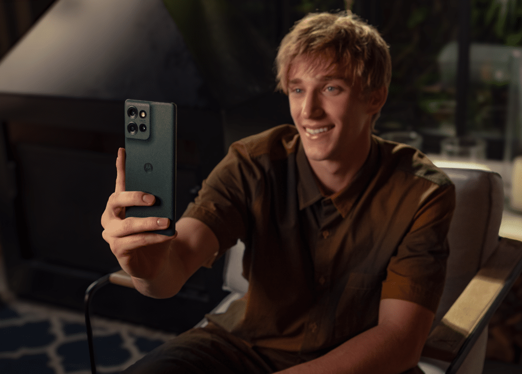 Motorola Edge 50: Премиум технология и изискан дизайн в перфектен баланс