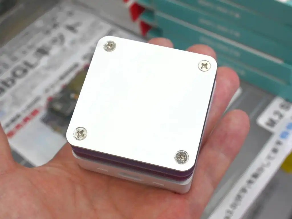 Едно от най-горещите USB приспособления: миниатюрна пещ за разтопяване на припой, нагряваща се до 350°C