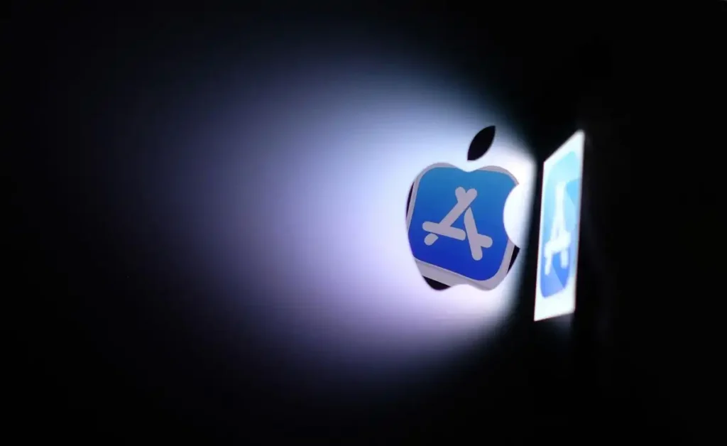 Apple отмени редица ограничения за App Store и въведе двустепенна система за комисионите, за да спази законите на ЕС.