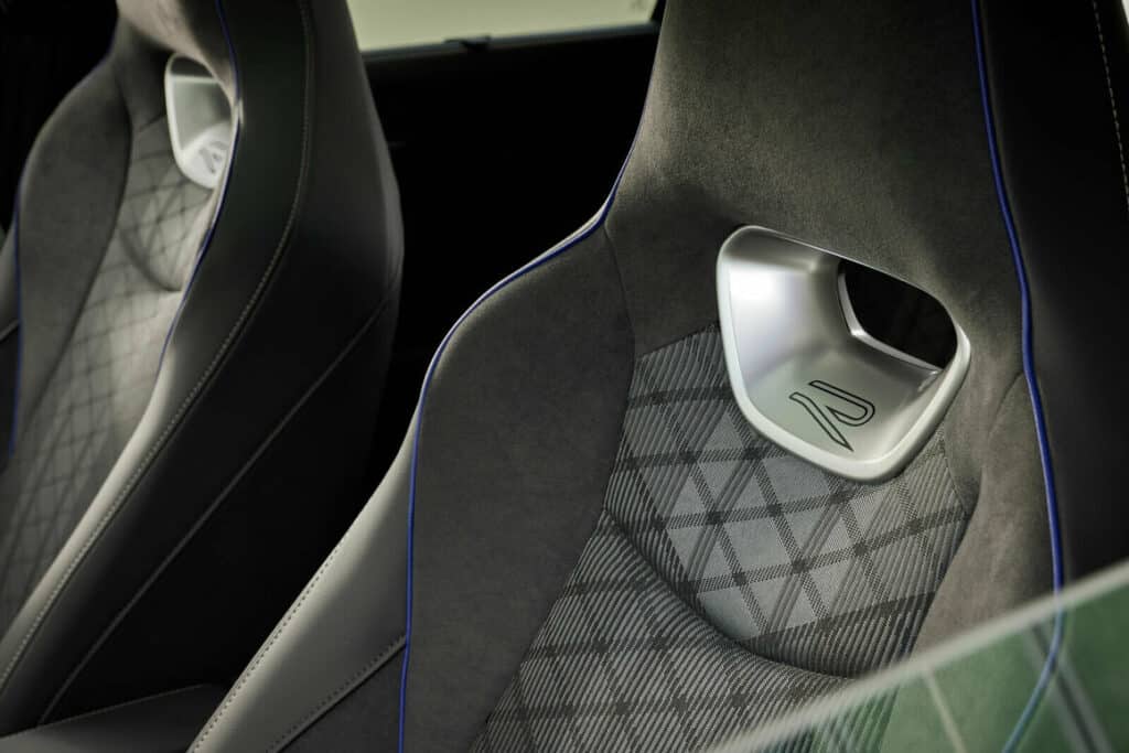 Volkswagen Passat B9 (2024): Новото поколение на глобалния бестселър
