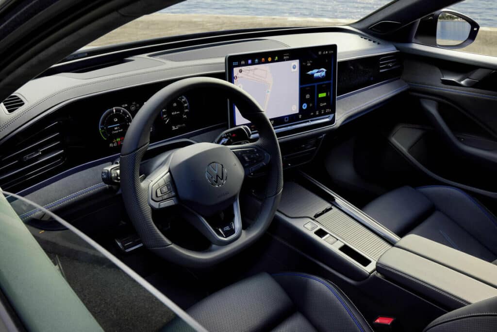 Volkswagen Passat B9 (2024): Новото поколение на глобалния бестселър