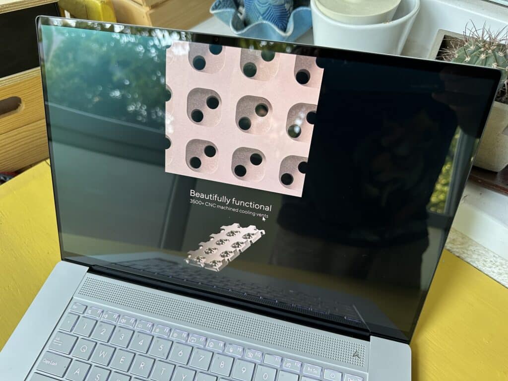 ASUS Zenbook S16 UM5606: Възхитителен ултратънък лаптоп с процесор Ryzen AI 9 HX 370