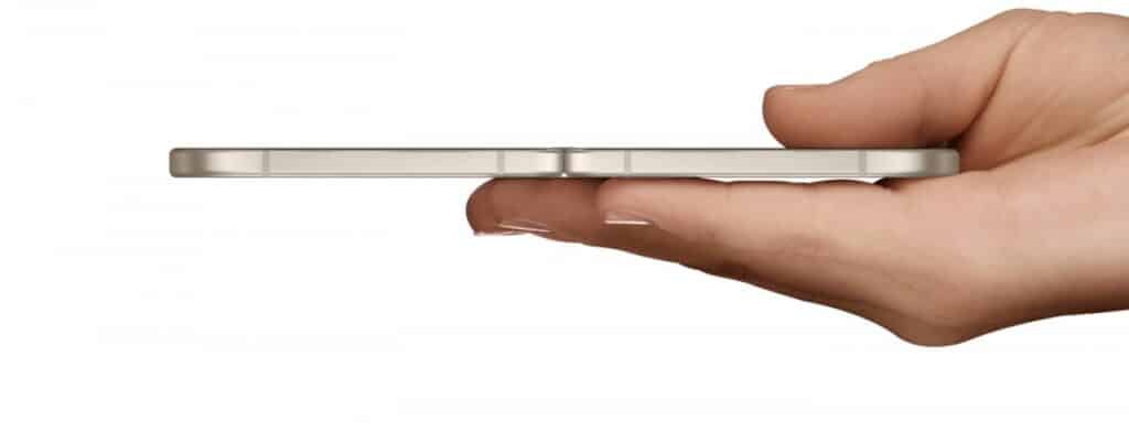 Google представи сгъваемия Pixel 9 Pro Fold с по-големи дисплеи, актуализирана панта и по-тънък дизайн на цена от €1899