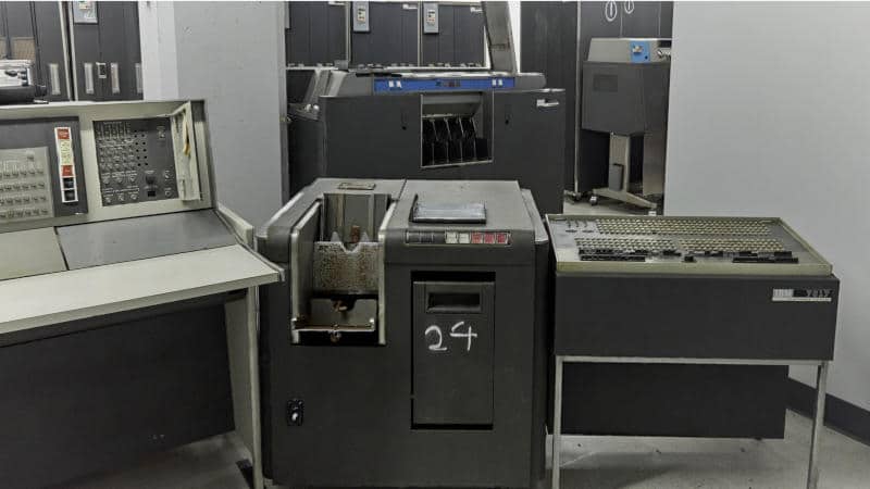 Технологично чудо от миналото: 10-тонен компютър IBM 7090 от 1959 г. излиза на търг – една от първите транзисторни системи в света