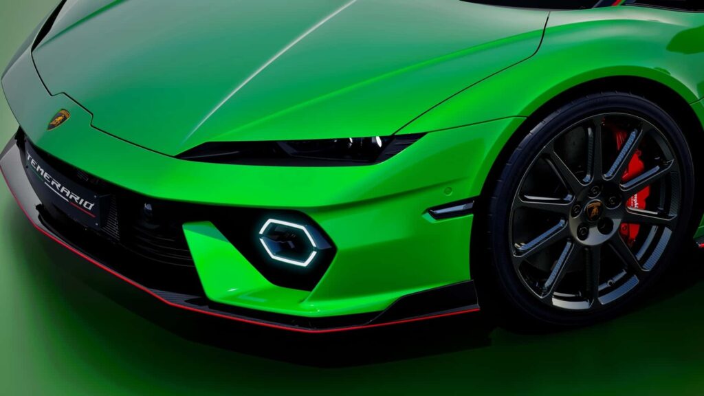 Lamborghini представи новото Temerario с хибриден V8 с три електромотора и 920 коня