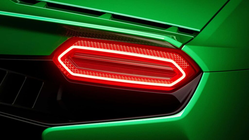 Lamborghini представи новото Temerario с хибриден V8 с три електромотора и 920 коня