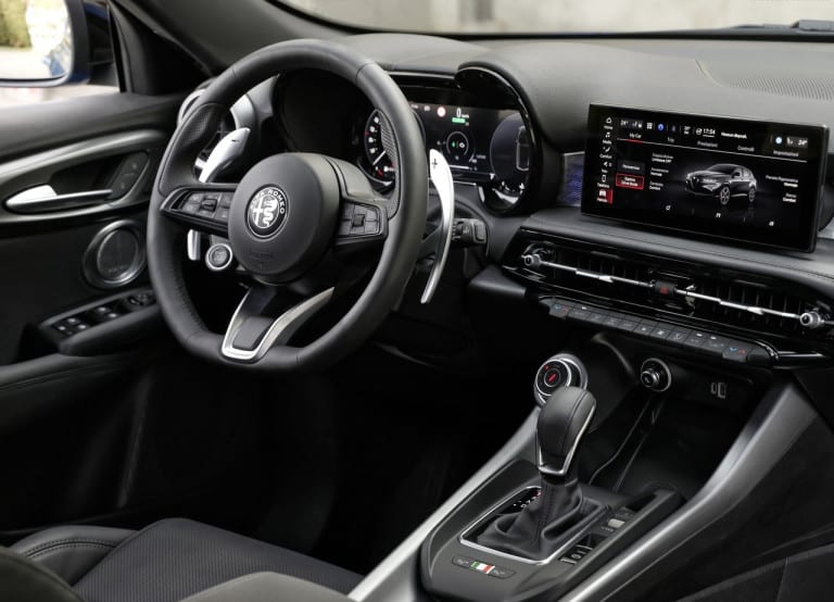 Alfa Romeo Tonale 1.5T MHEV нова ера за италианските SUV