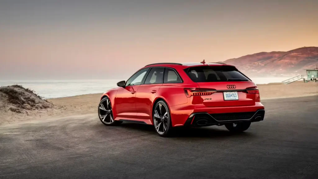 BMW M5 Touring срещу Audi RS6 Performance