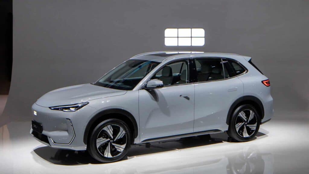 Geely EX5 – електрически кросоувър с пробег до 530 км ще бъде пуснат в Европа до края на 2024 г.