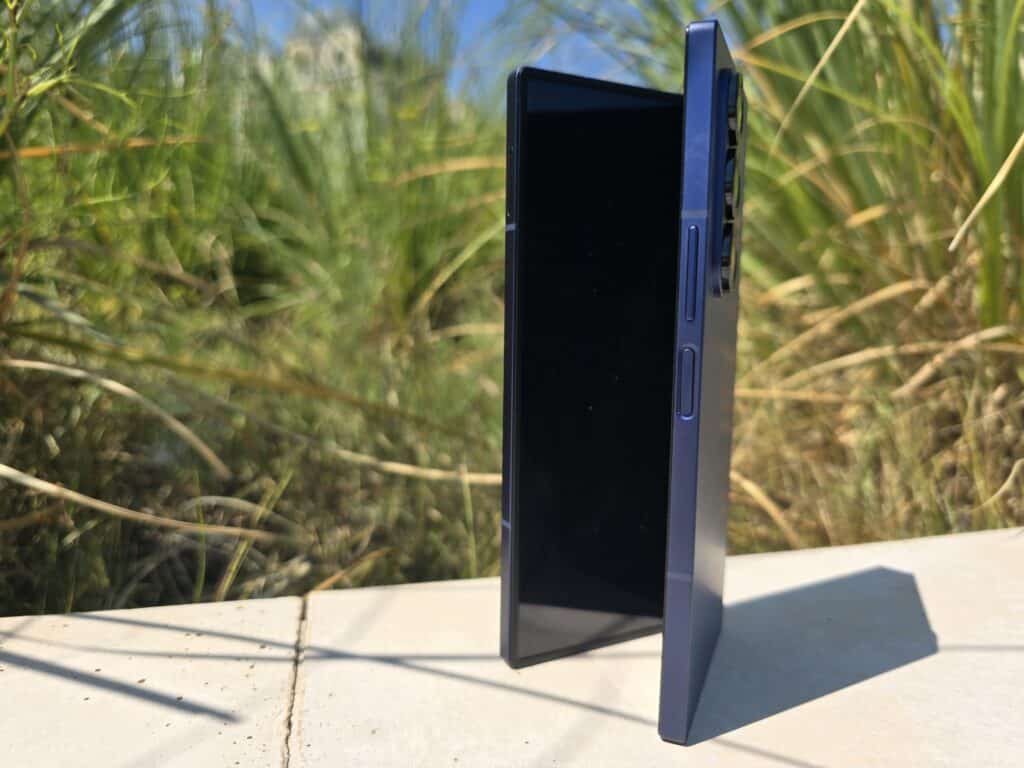 Samsung Galaxy Z Fold6: Консервативният лидер на сгъваемите смартфони