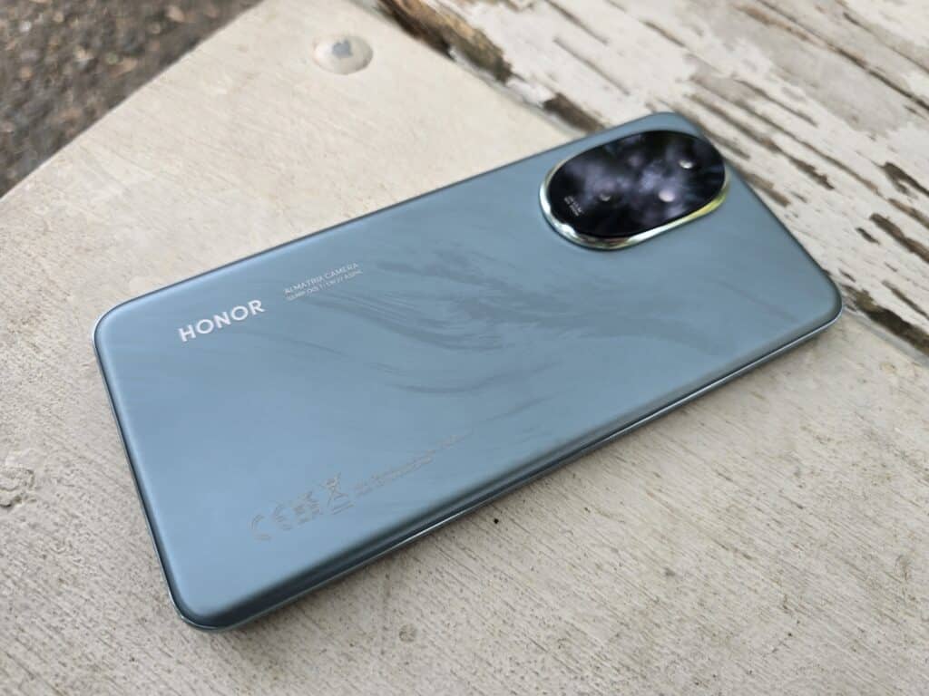 HONOR 200: Балансът между мощ и цена в едно елегантно тяло