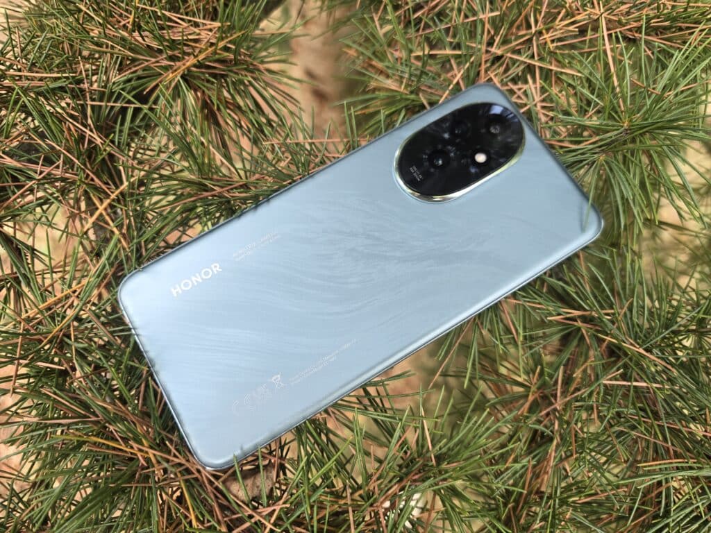 HONOR 200: Балансът между мощ и цена в едно елегантно тяло
