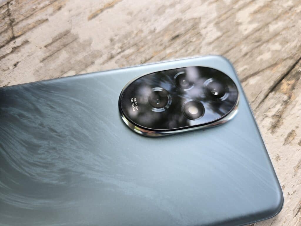 HONOR 200: Балансът между мощ и цена в едно елегантно тяло