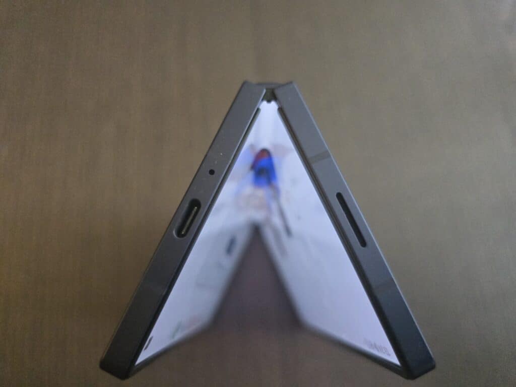 Samsung Galaxy Z Fold6: Консервативният лидер на сгъваемите смартфони