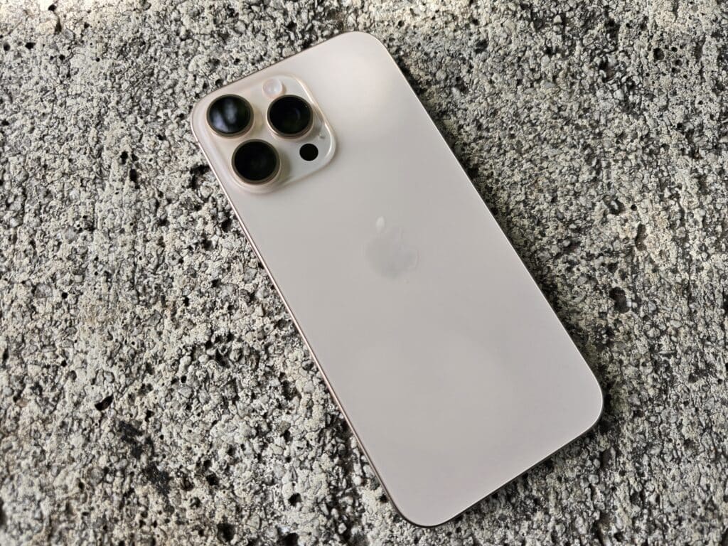 iPhone 16 Pro Max: Най-добрият досега или поредната еволюция?