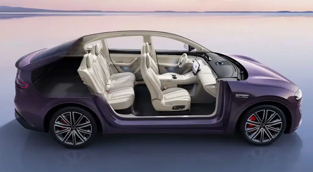 Отговорът на Huawei на Tesla Model Y – Luxeed R7, електрически кросоувър, наподобяващ купе