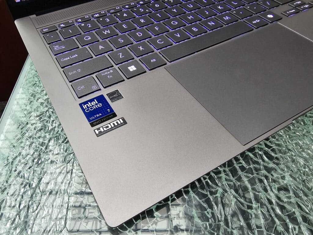ASUS Zenbook S 14: Силата на елегантността и интелигентността