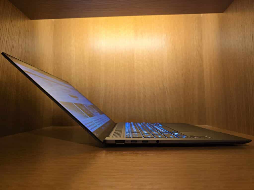 ASUS Zenbook S 14: Силата на елегантността и интелигентността