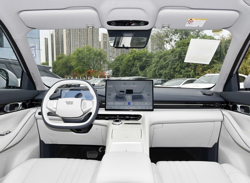 Geely EX5 – електрически кросоувър с пробег до 530 км ще бъде пуснат в Европа до края на 2024 г.
