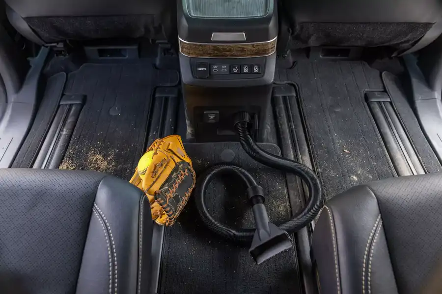 Представена е първата в историята Toyota, която се обажда на собственика, ако той забрави децата в колата. Sienna 2025 получава хладилник и прахосмукачка