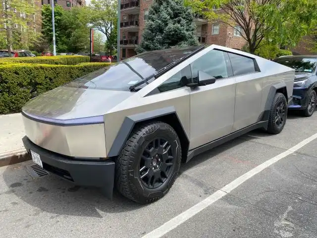 Ръст от 61%: Tesla продаде рекорден за пазара брой пикапи Cybertruck за един месец