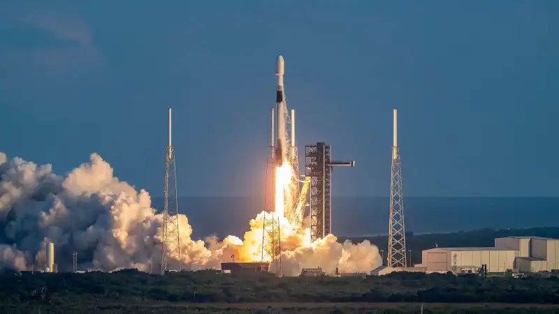 „Вместо да глоби Boeing за излагане на риск на астронавтите, FAA глобява SpaceX за дреболии! Стига толкова!“. Илън Мъск се обърна към Конгреса на САЩ