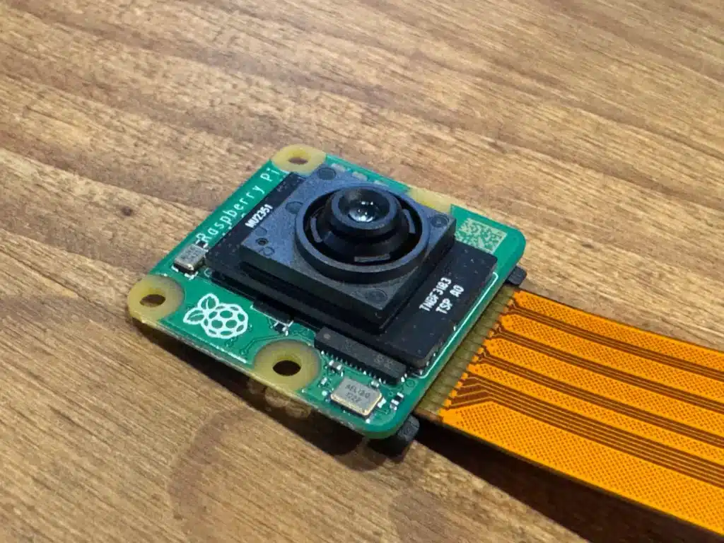 Raspberry Pi представи модулна камера с изкуствен интелект