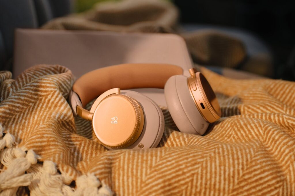 Bang & Olufsen представя Beoplay H100: Върхът на преносимото аудио