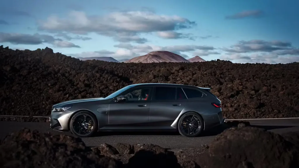 BMW M5 Touring срещу Audi RS6 Performance