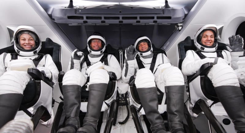 SpaceX изпрати туристи в космоса в рамките на историческата мисия Polaris Dawn