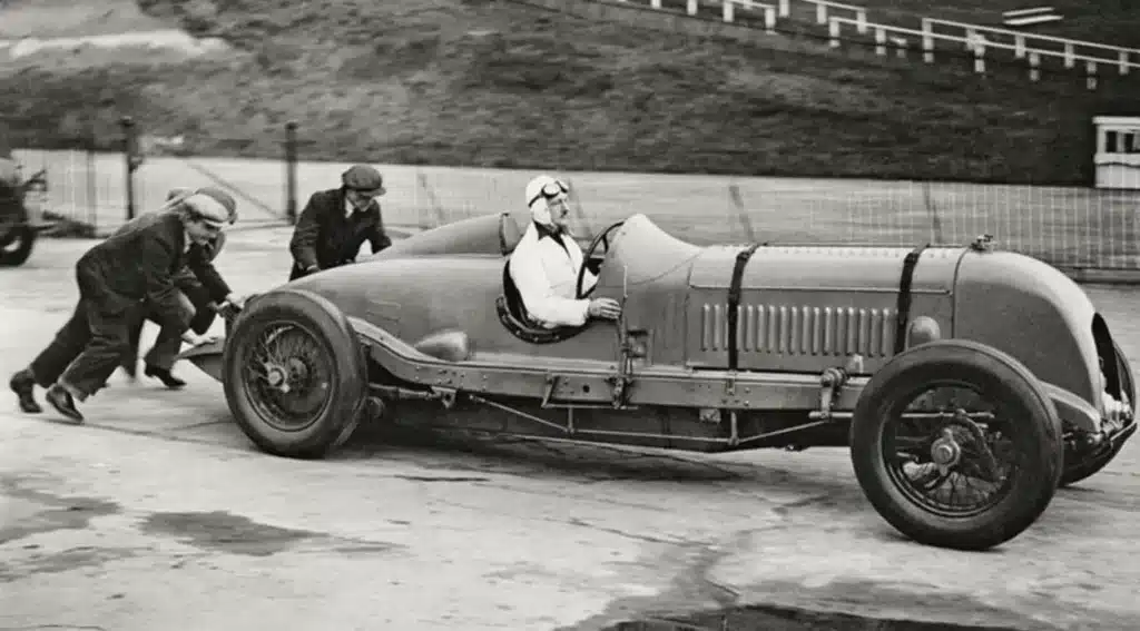 10 факта за Bentley, които трябва да знаете