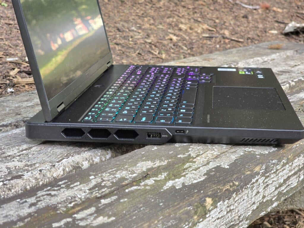 Lenovo Legion Pro 7 (Gen 9): Геймингът среща върхова мощ и първокласен дизайн