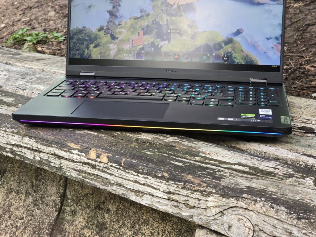 Lenovo Legion Pro 7 (Gen 9): Геймингът среща върхова мощ и първокласен дизайн