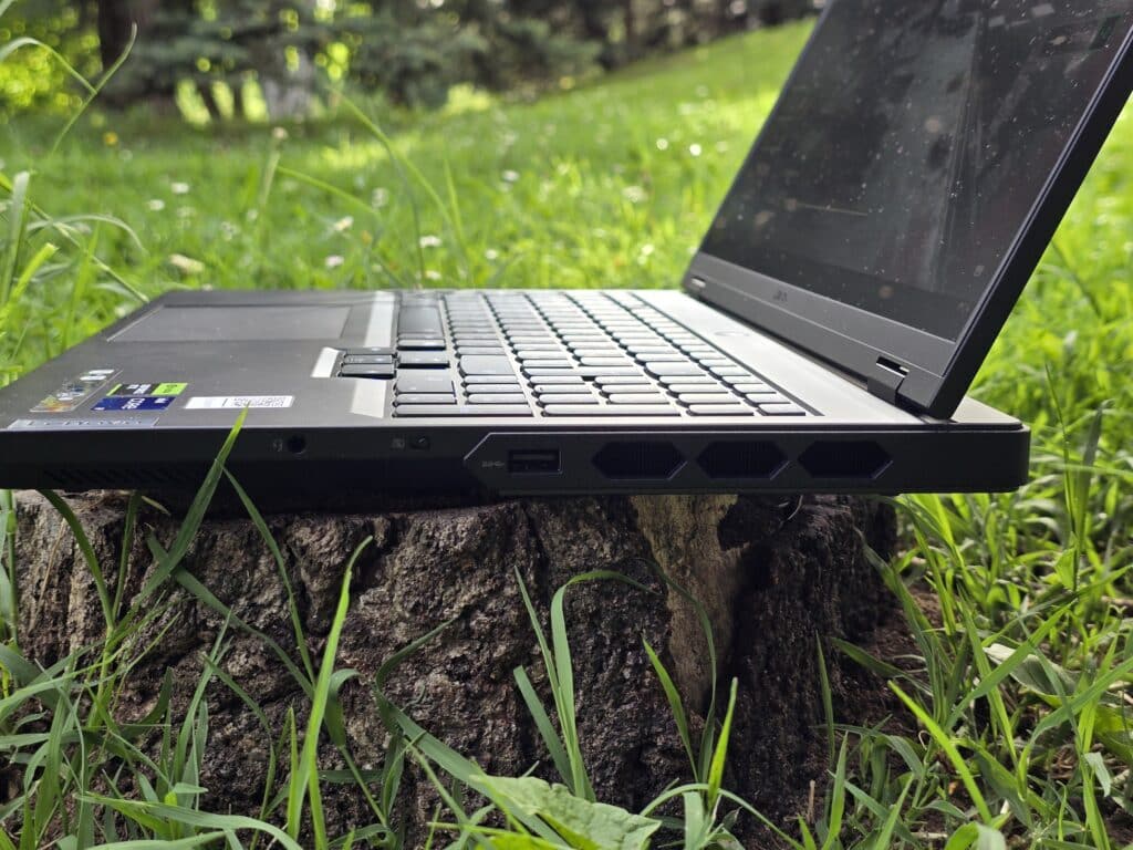 Lenovo Legion Pro 7 (Gen 9): Геймингът среща върхова мощ и първокласен дизайн