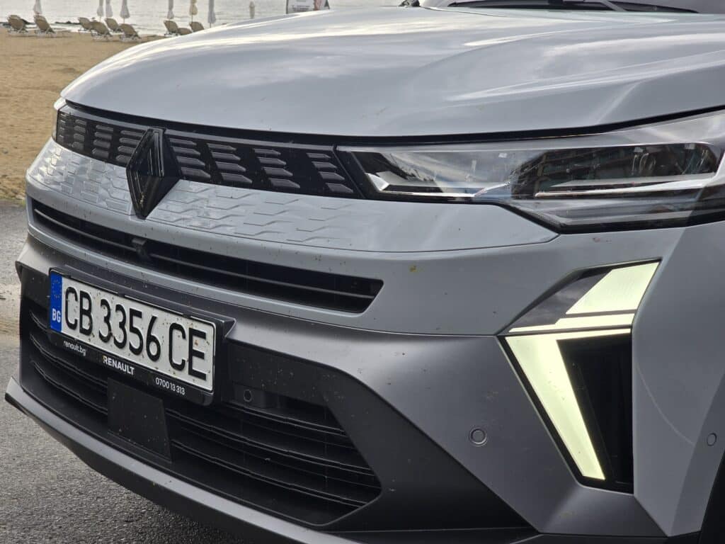 Renault Symbioz: Съвременен SUV, съчетаващ комфорт, иновации и хибридна ефективност