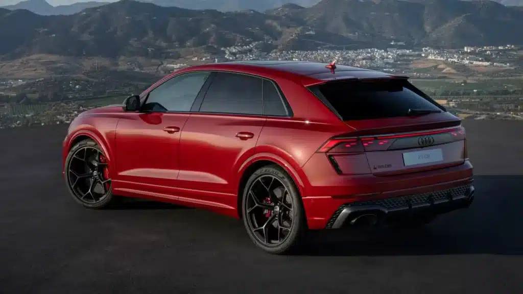 RS Q8: Lambo vibes за парите на някакво си Audi