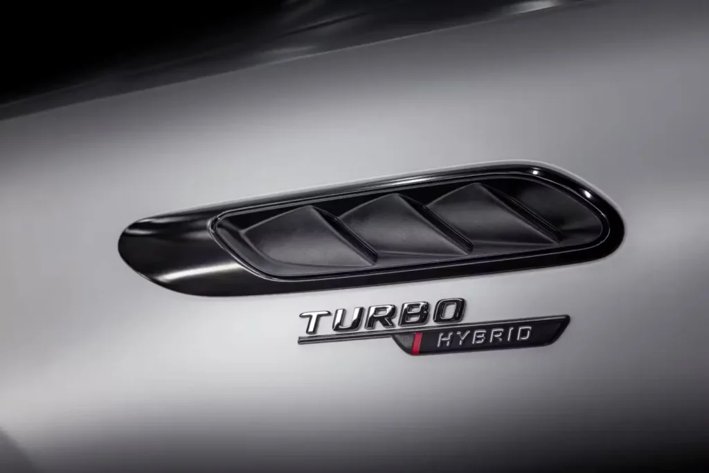 Какво всъщност е AMG? Завладяващата история на подразделението на Мерцедес за performance автомобили