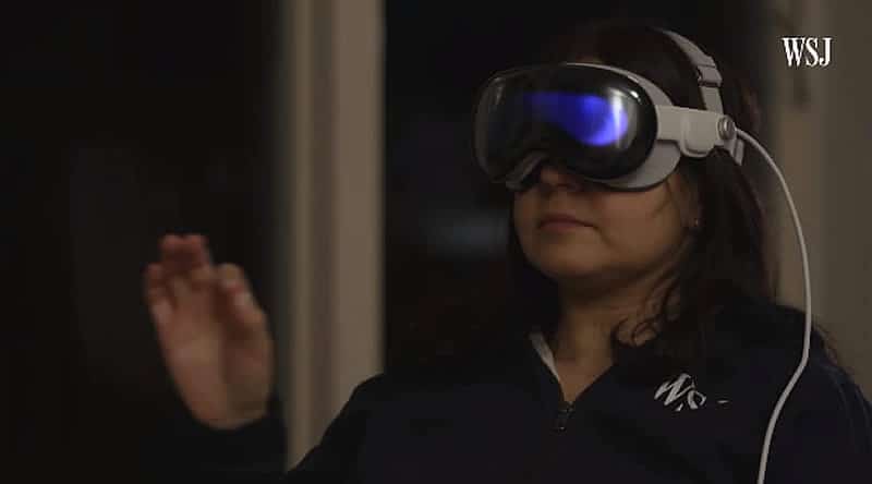 Продажбите на Apple Vision Pro спряха поради липса на приложения за очилата