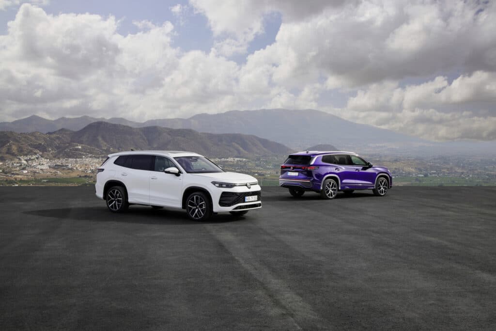 Volkswagen Tayron е нов SUV с богат избор от двигатели и конфигурации на цена от €45,5 хил.