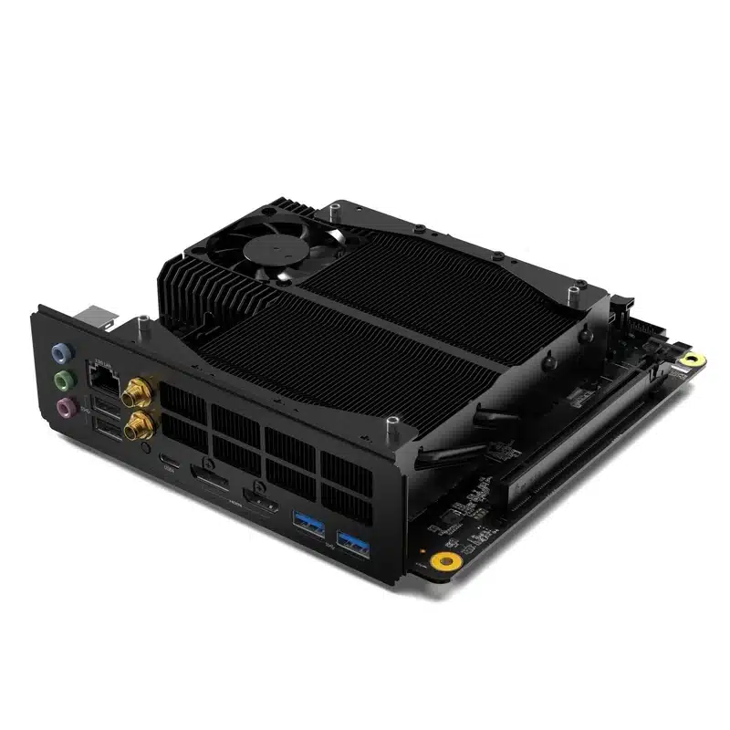 Minisforum представи дънната платка BD790I SE с Ryzen 9 7940HX – за създаване на мини гейм компютри