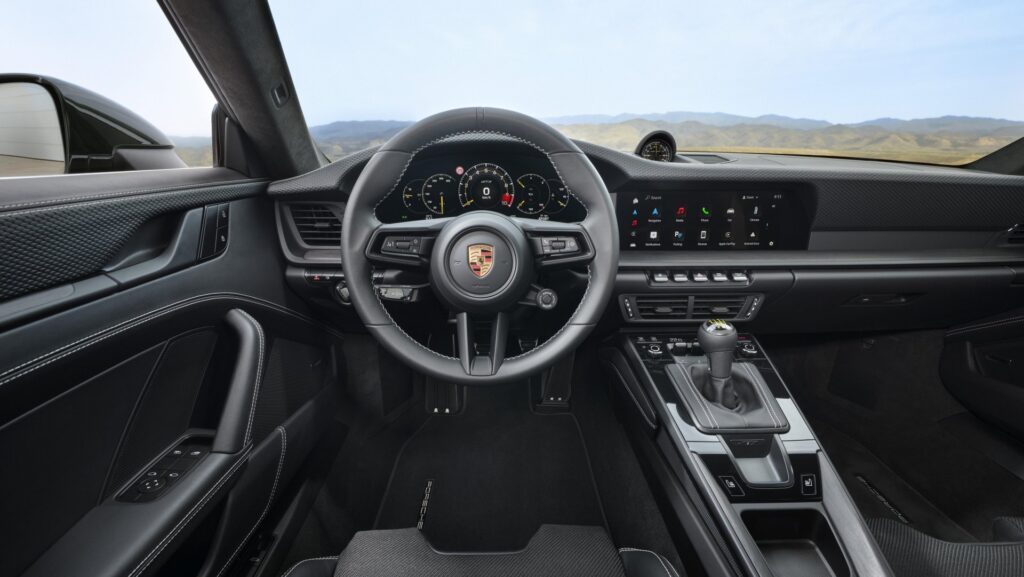 Двойна премиера за 25-та годишнина на Porsche 911 GT3: За пистата и за пътя