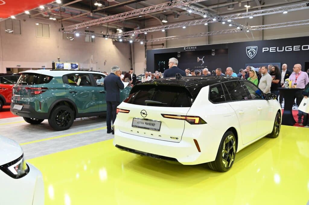 Автосалон София 2024: OPEL представя две електрифицирани премиери и нови възможности за електромобилност